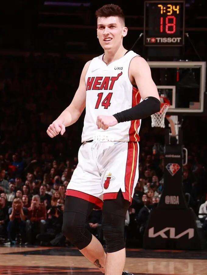 在禁区附近 在禁区附近